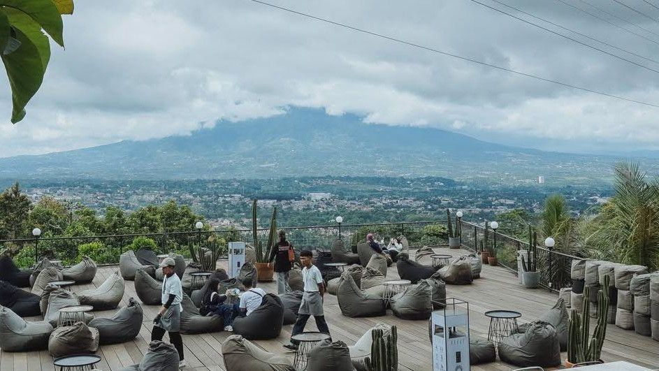 Ngopi Sambil Lihat Gunung, Ini 3 Kafe di Bogor dengan Pemandangan Terbaik