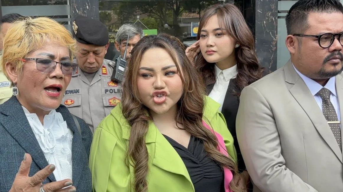 Lisa Mariana Tuntut Ganti Rugi Rp16,6 Miliar ke Ridwan Kamil