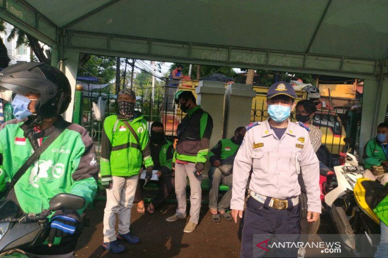 Dishub Jakarta Pusat Kerahkan 400 Personel Bubarkan Kerumunan Ojek Online