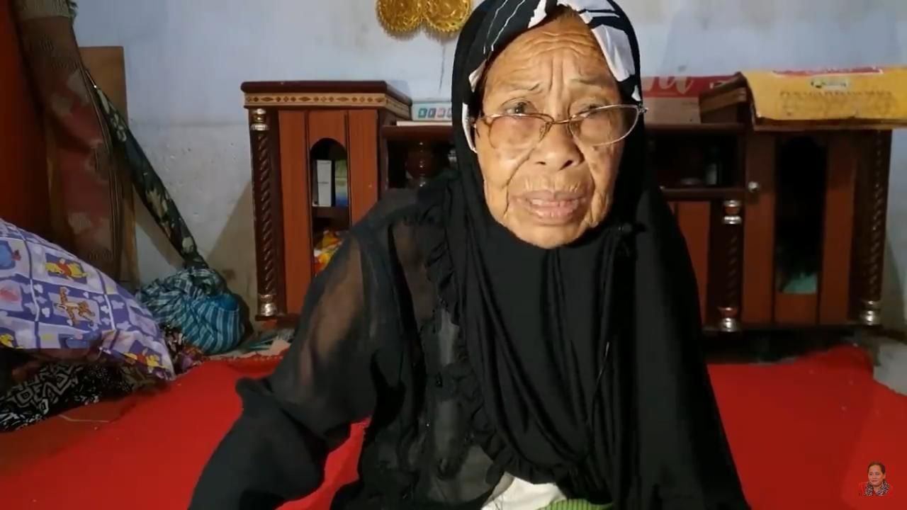 Nenek Lia (Foto: YouTube/Deni Putra ST)