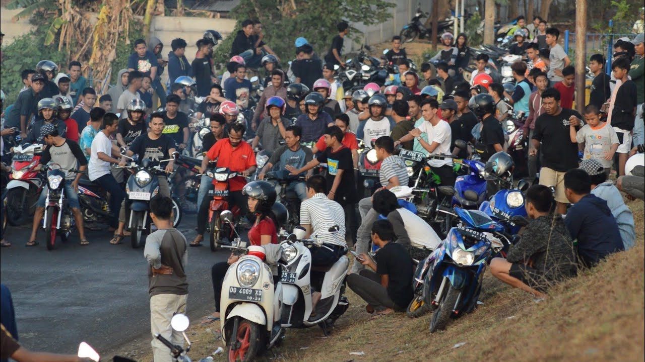 Viral Warga Emosi di Bontang Kaltim Lempar Batu ke Pembalap Liar hingga Jatuh