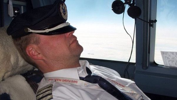 5 Rahasia yang Disembunyikan Pilot dari Penumpang Selama Penerbangan