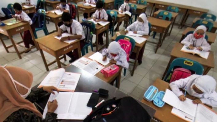 Kabar Baik atau Buruk? PTM di DKI Jakarta untuk Semua Tingkatan Sekolah Dilakukan 100 Persen
