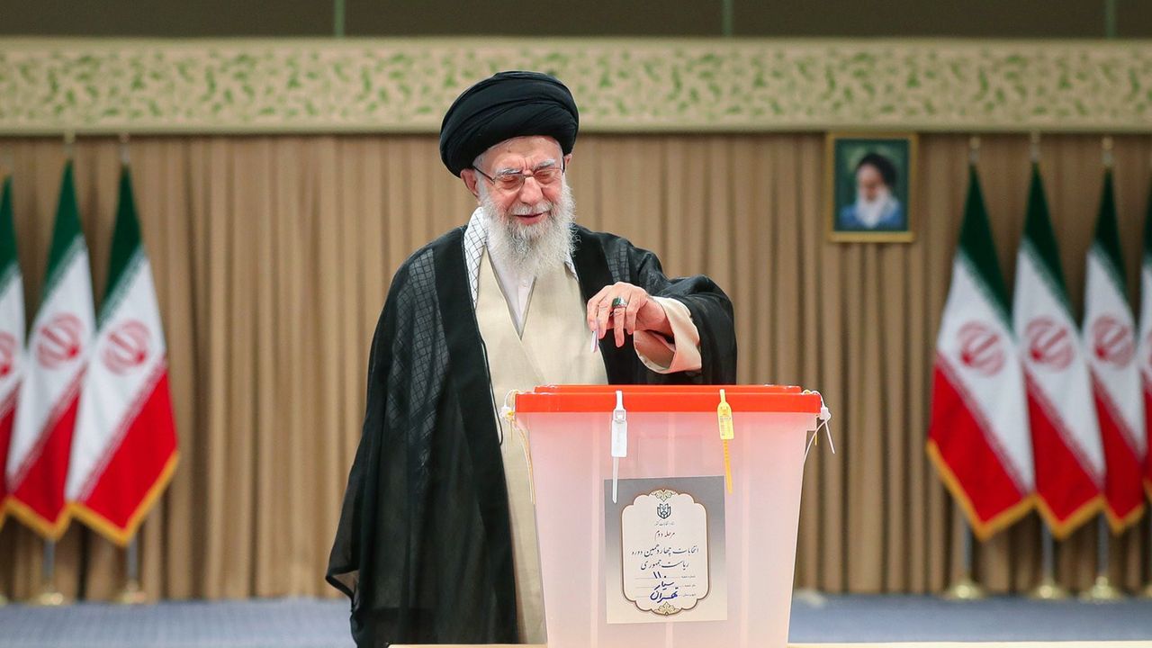 X Tangguhkan Akun Petinggi Iran Ali Khamenei, Ini Alasannya