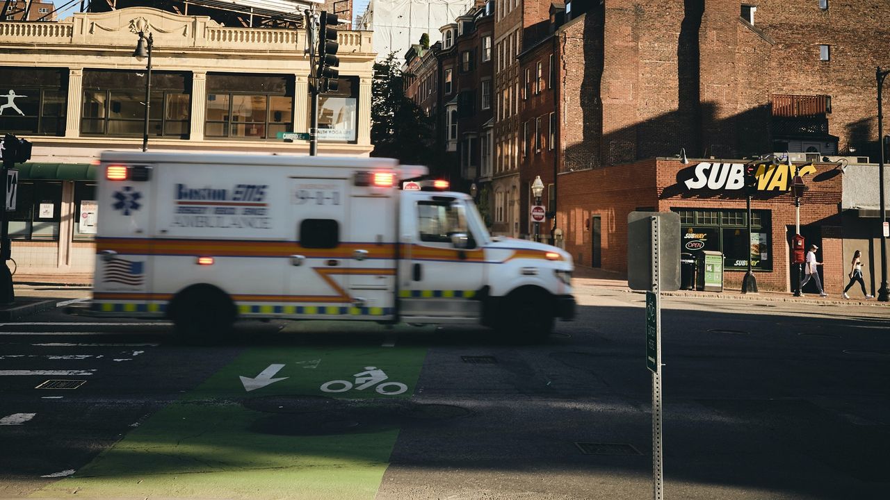 RS Penuh, Ambulans LA Diminta Tak Angkut Pasien Sekarat