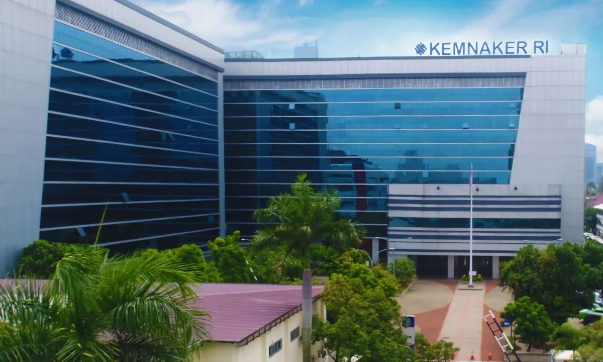 Polteknaker Sediakan Beasiswa Penuh bagi Lulusan SMA/SMK, Simak Cara Mendaftarnya!