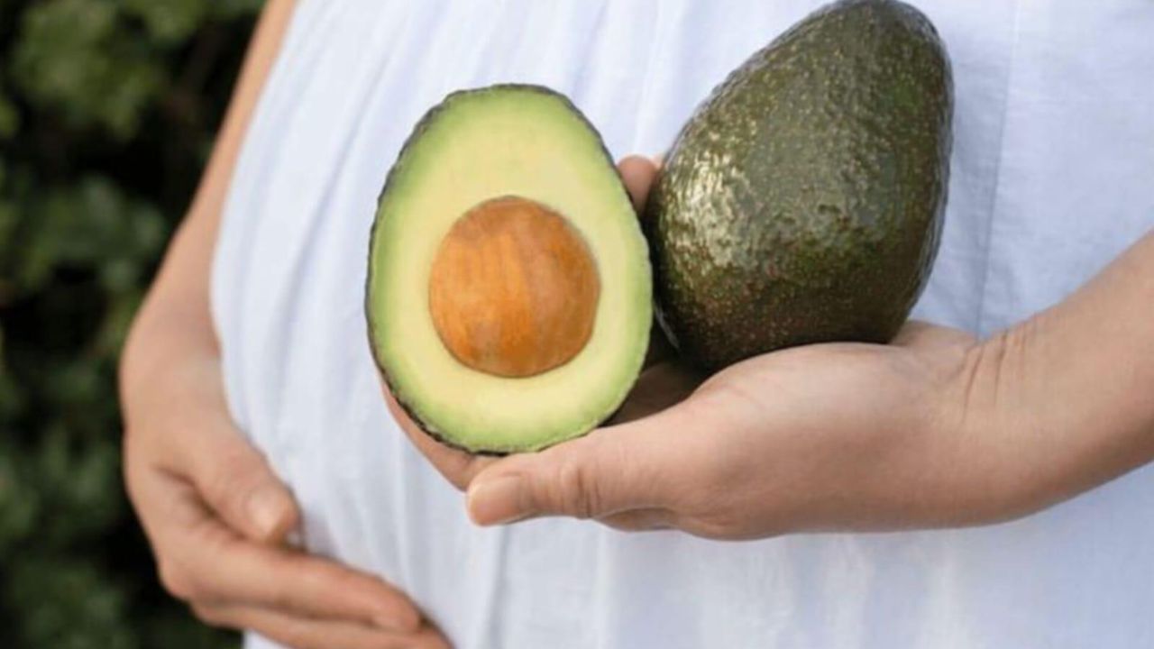 Alpukat dan rahim (Dok. Pinterest)