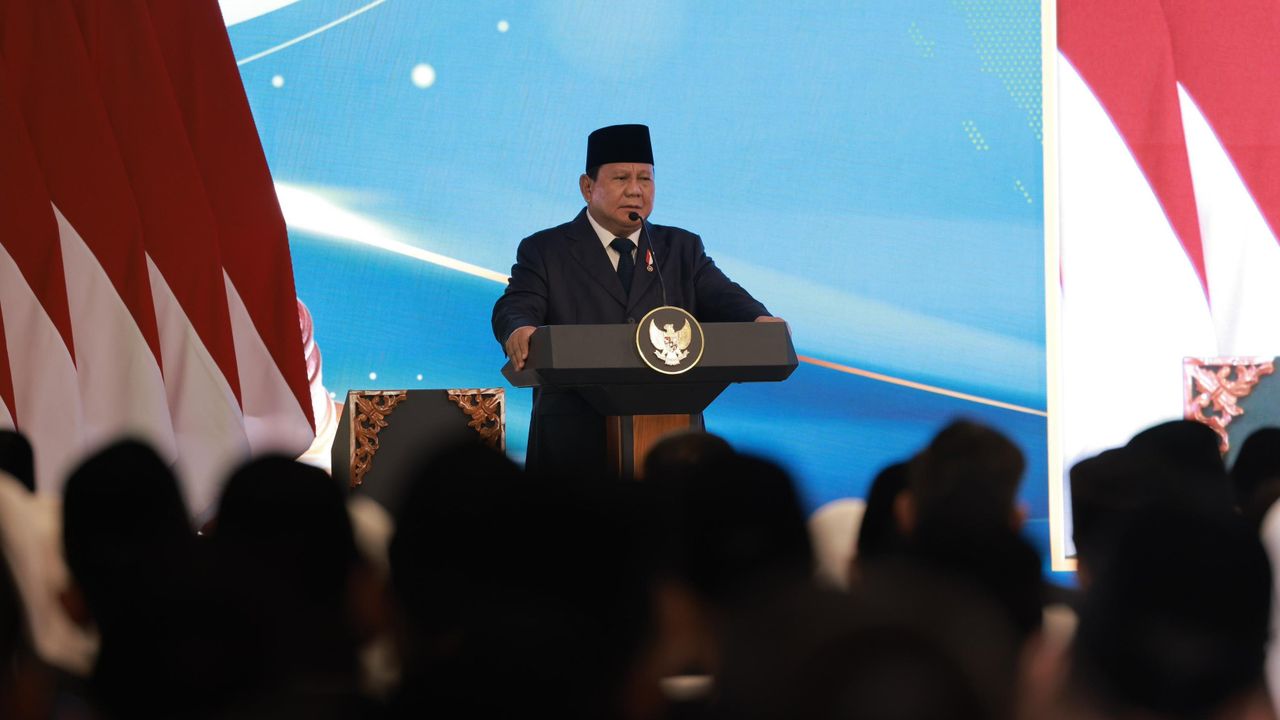 Prabowo Kecam Isu Kabur Aja Dulu, Menterinya Minta Warga Keluar Negeri Cari Kerja