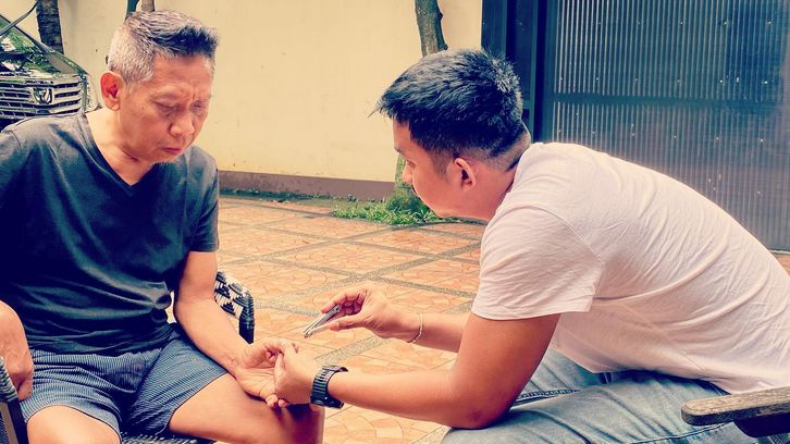 Foto Terbaru Tukul Arwana Diungkap Sang Anak: Cepat Sembuh Yah!