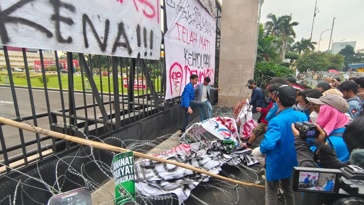 Ogah Temui Demo Mahasiswa di Gedung DPR, Wamenkumham: Mereka Pernah Kita Undang Tapi Enggak Dateng, Ngapain Ditemuin