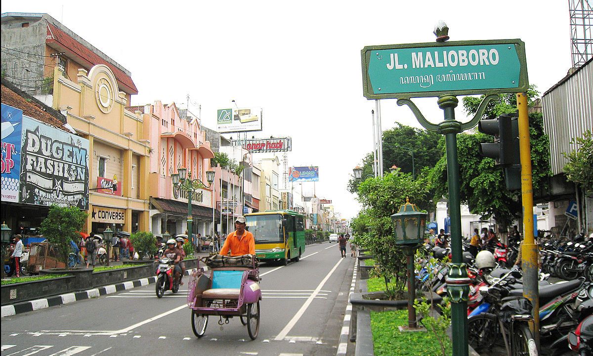 Wisatawan atau Pengunjung Kini Dilarang Merokok di Malioboro, Ingat!