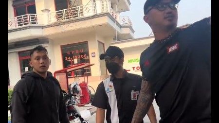 Viral Pria Nyaris Dihajar Usai Serobot Antrean SPBU di Bintaro Jaksel