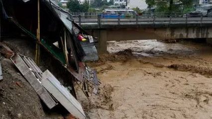 Banjir dan Longsor di Nepal Tewaskan 129 Orang, Menteri Pendidikan Minta Sekolah Ditutup