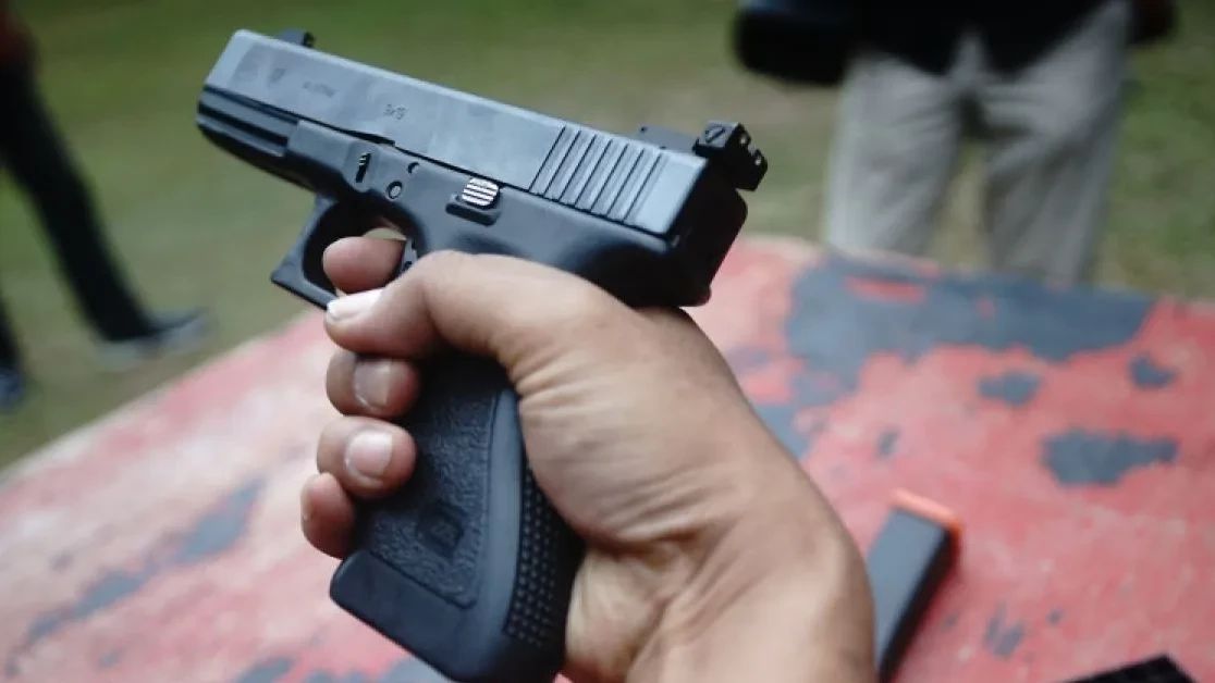 Viral Dua Pria di Malaka NTT Gebuk dan Tembak Kepala Monyet, Sadis!