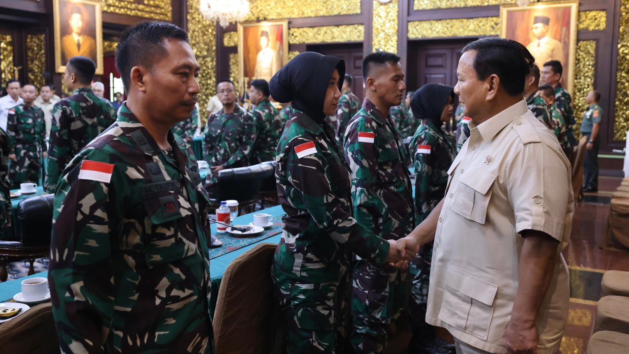 Menhan Prabowo Beri Pembekalan 40 Nakes TNI yang akan Berangkat Misi Kemanusiaan Gaza