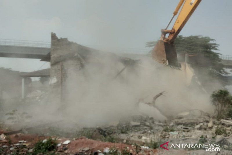 24 Bangunan di Jakarta Timur Digusur Demi Proyek Kereta Cepat