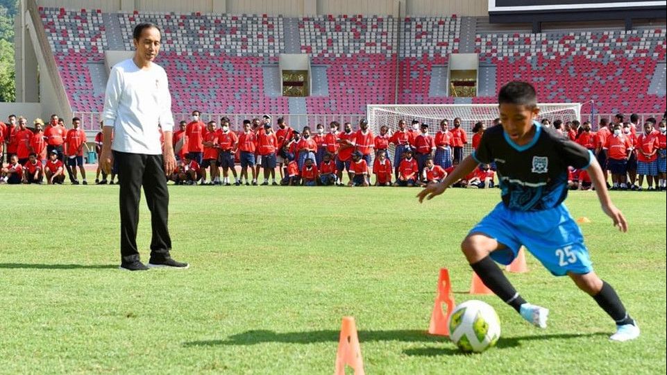 Buntut Tragedi Kanjuruhan, FIFA Tak Sanksi Sepak Bola Indonesia, Jokowi: Alhamdulillah