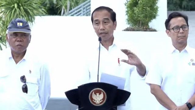 Soal Bansos di Banten Bawaslu Bela Jokowi: Tak Ada Pelanggaran Netralitas