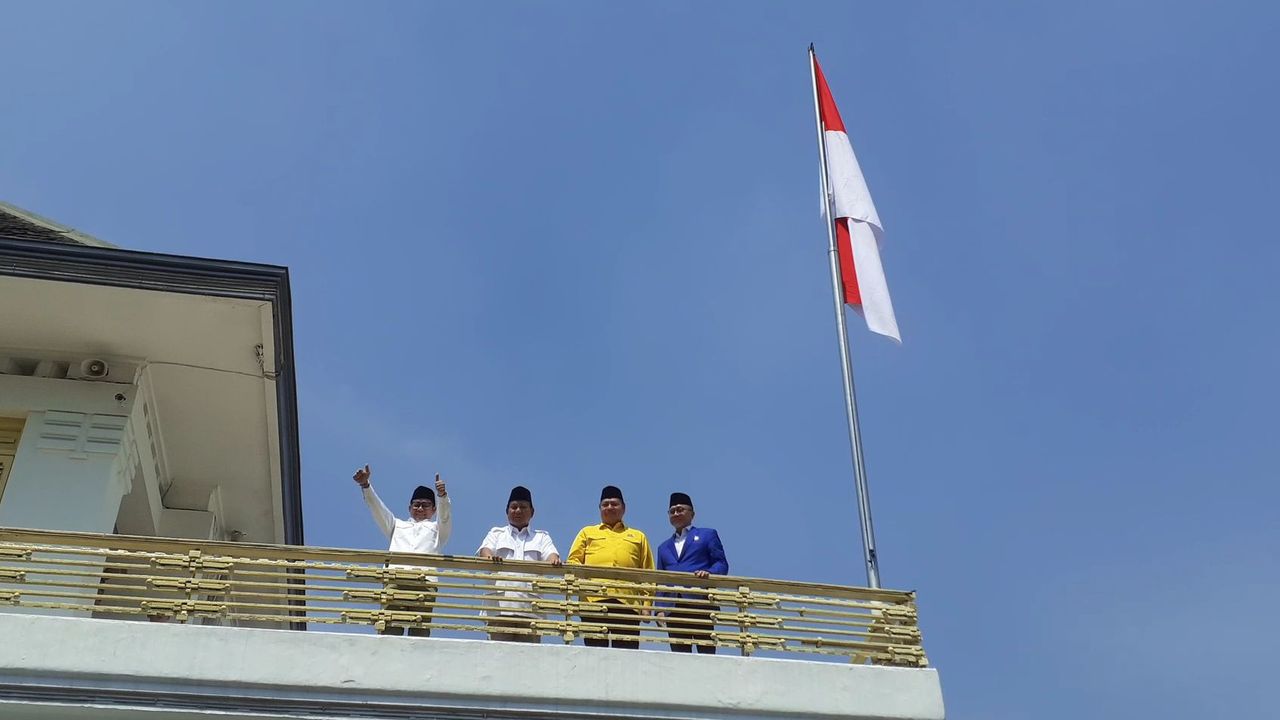 Prabowo Bantah Ada Mandat Jokowi di Balik Bergabungnya Golkar dan PAN ke KKIR