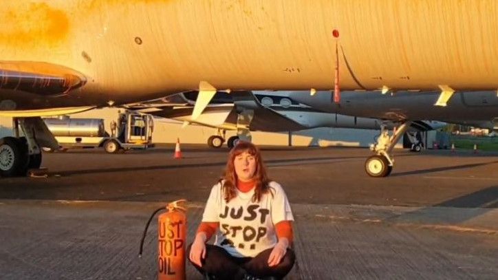 Aktivis Lingkungan Inggris Kembali Berulah, Kali Ini Targetkan Jet Pribadi Milik Taylor Swift