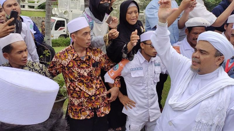 Habib Rizieq Dan Munarman Kemungkinan Hadir Saat Reuni 212 Di Monas ...