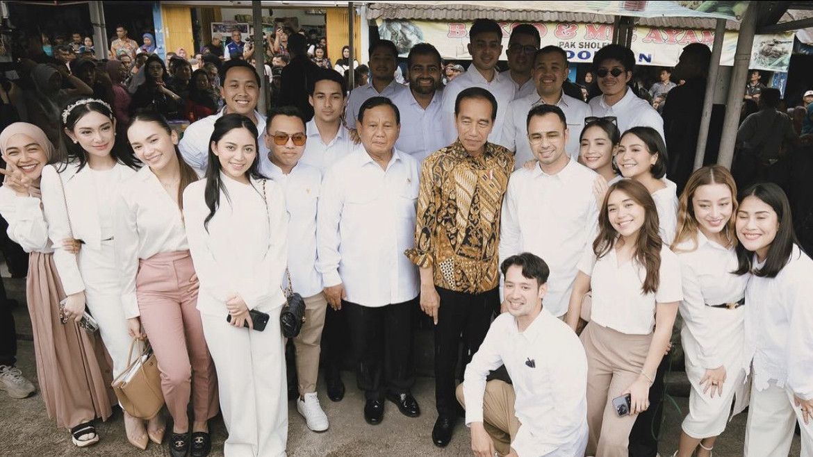 Raffi Ahmad dan Nagita Slavina Makan Bakso Bareng Presiden Jokowi dan Prabowo,  Netizen: Biar Bisnis dan Pajaknya Aman