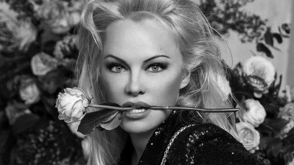 2 Tahun Kerja Bareng, Pamela Anderson Kepincut Pengawal Pribadinya