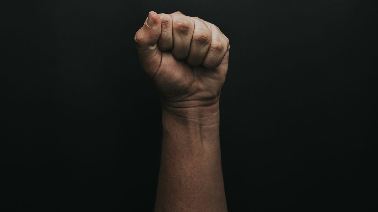 Apes Pedagang di Bekasi, Jadi Tersangka Usai Pukul Bocah Pencuri Duit Dagangannya