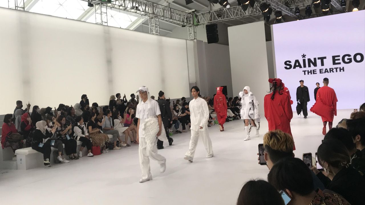 Runway Jakarta Fashion Week 2023, Brand Fashion Korea Tampilkan Fantasi Oriental