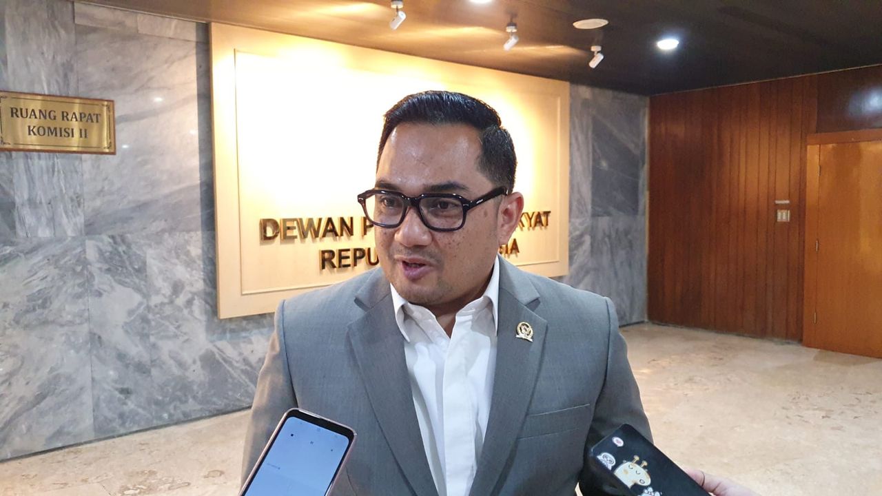 Komisi II DPR Sebut Putusan MK Soal Pemilu Terpisah Kontradiktif