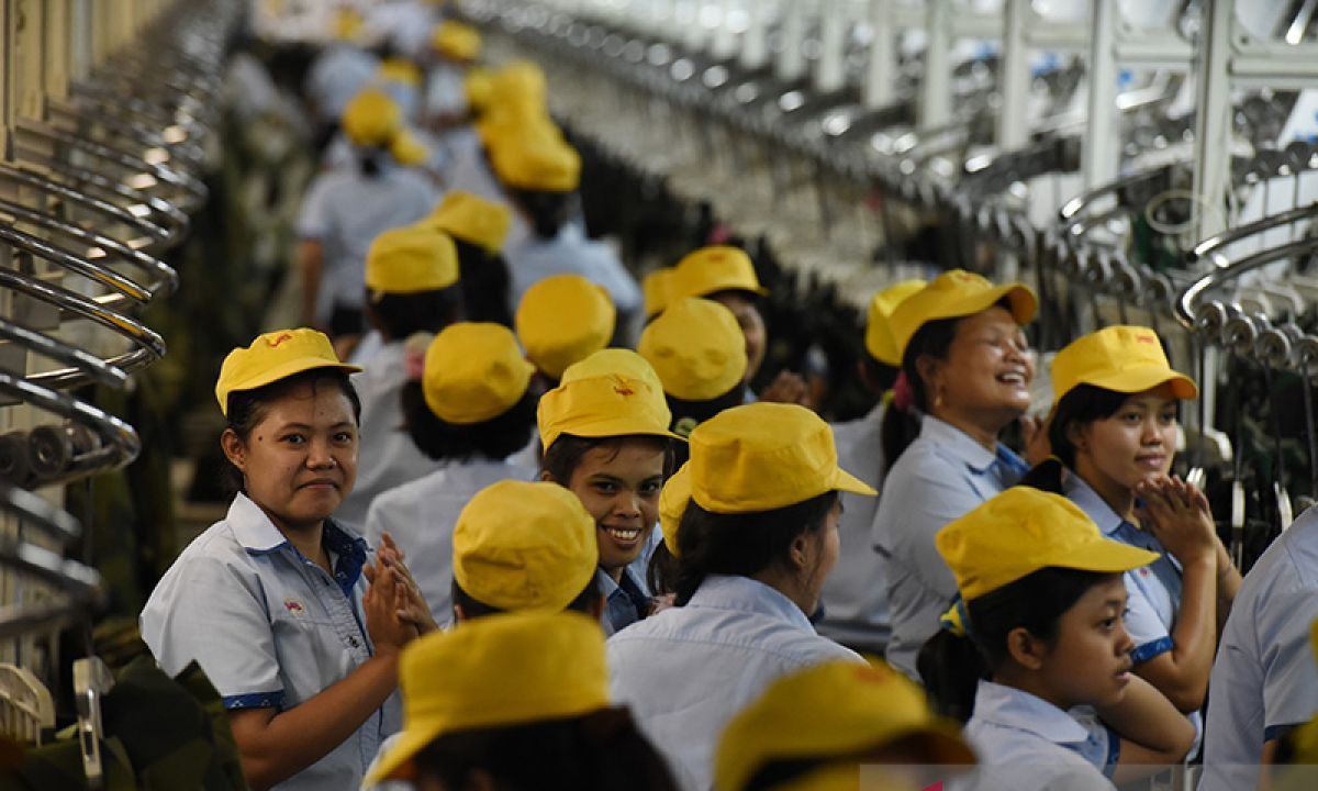 PHK Besar-besaran Sebelum Lebaran, Sritex Kejam?