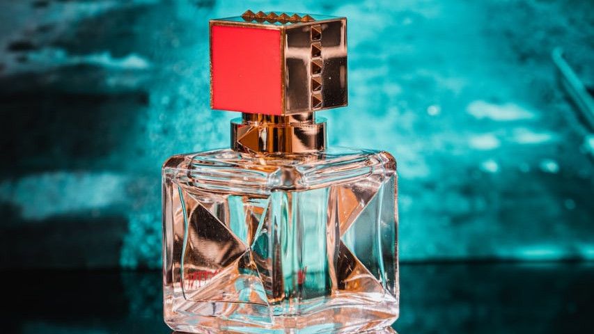Tips Memilih Parfum Refill Pria Sesuai Aroma Tubuh dan Kepribadian