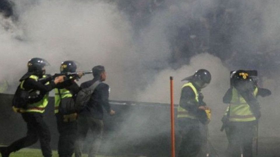 Kompolnas Jawab Isu Polisi Diduga Tak Paham Aturan FIFA soal Larangan Gas Air Mata di Stadion