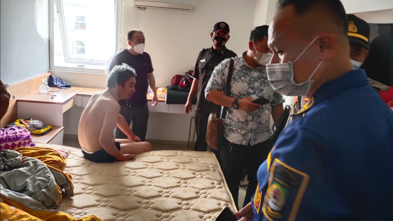 Stres karena Sakit dan Tak Bisa Pulang Ke Negara Asal, WNA China Coba Bunuh Diri Lompat dari Lantai 6 Apartemen