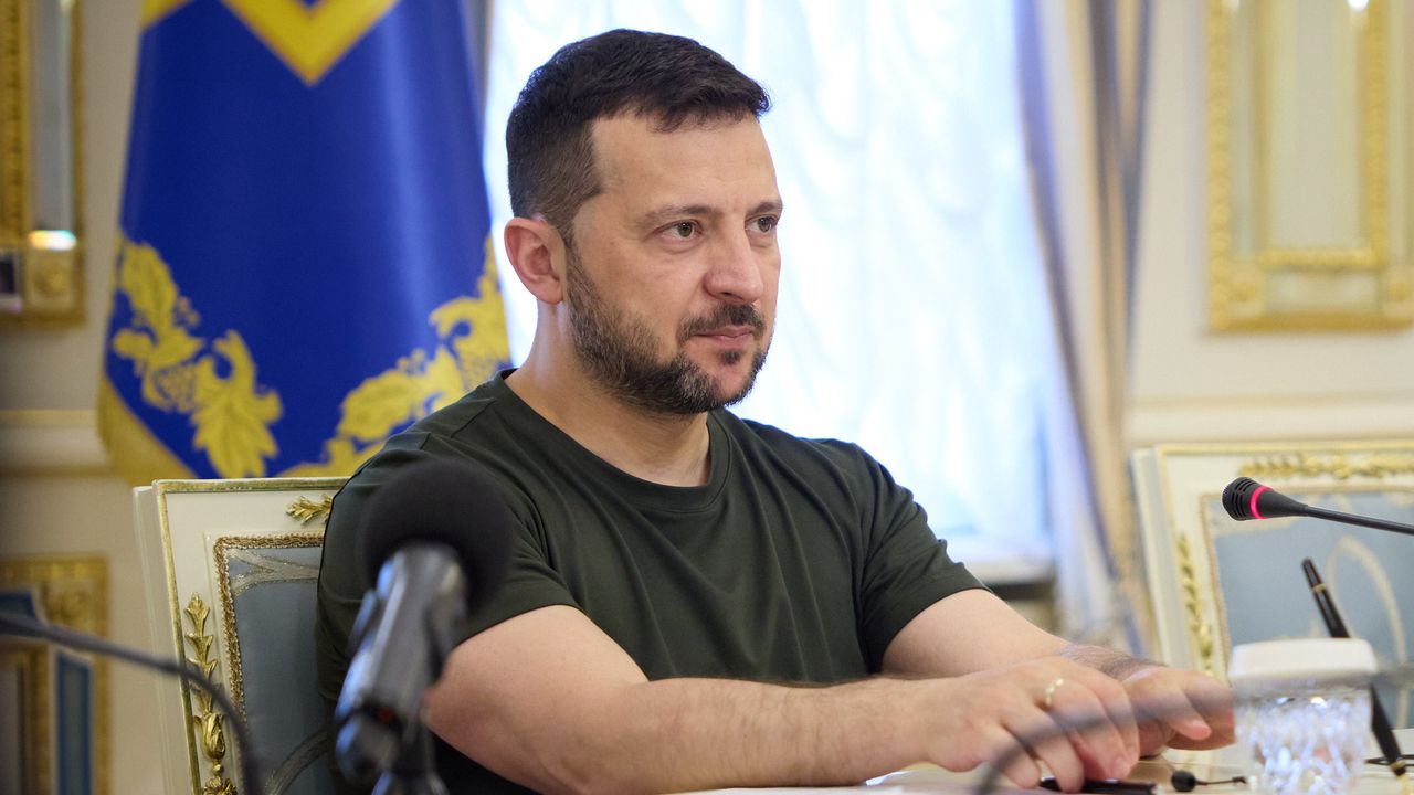 Zelenskyy: Ukraina Butuh 128 Jet Tempur F-16 dari Barat Demi Kalahkan Rusia