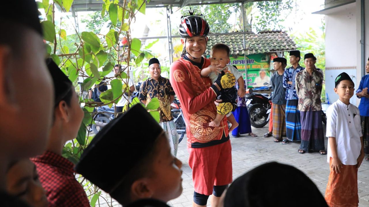 Ganjar Ngabuburit Sambil Berbagi Kebahagiaan dengan Anak Panti Asuhan