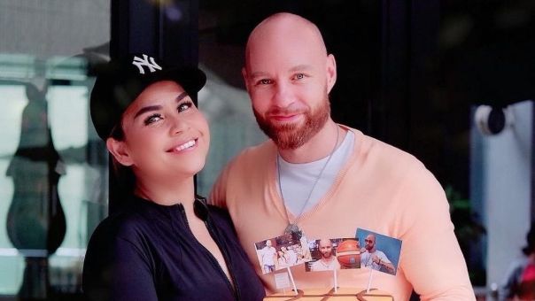 Unggah Foto Bareng Anak Tanpa Suami, Rumah Tangga Melaney Ricardo Tak Harmonis Lagi?