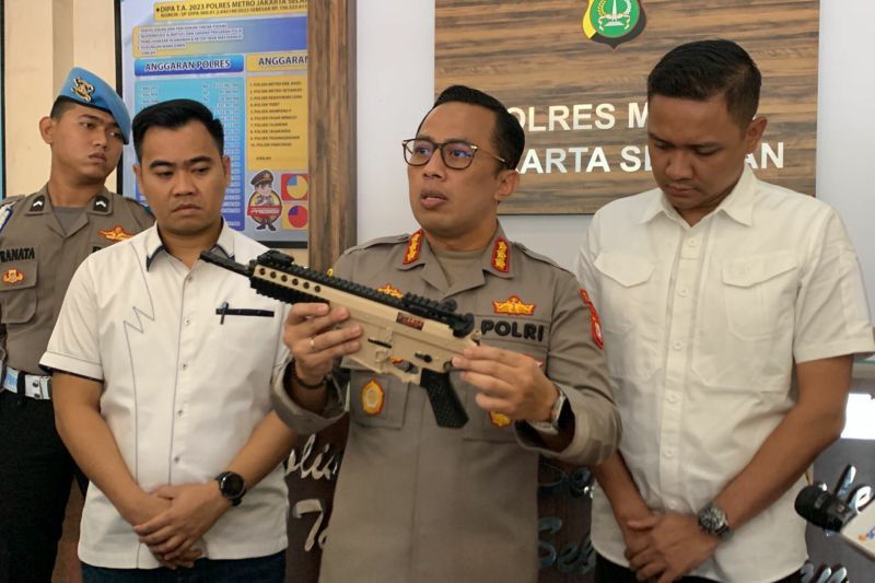 Polisi: Pengendara Fortuner Rusak Mobil Brio di Kawasan Senopati Pakai Senjata Mainan