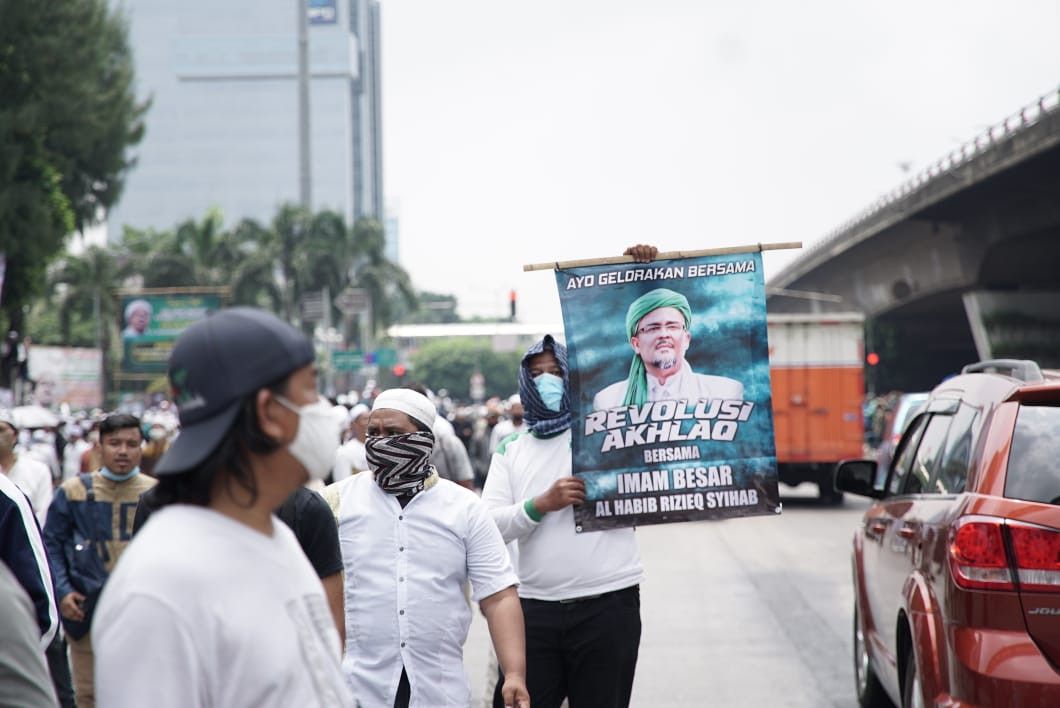 Legislator NasDem: Sikap TNI Menurunkan Spanduk Rizieq Shihab Sesuai Aturan