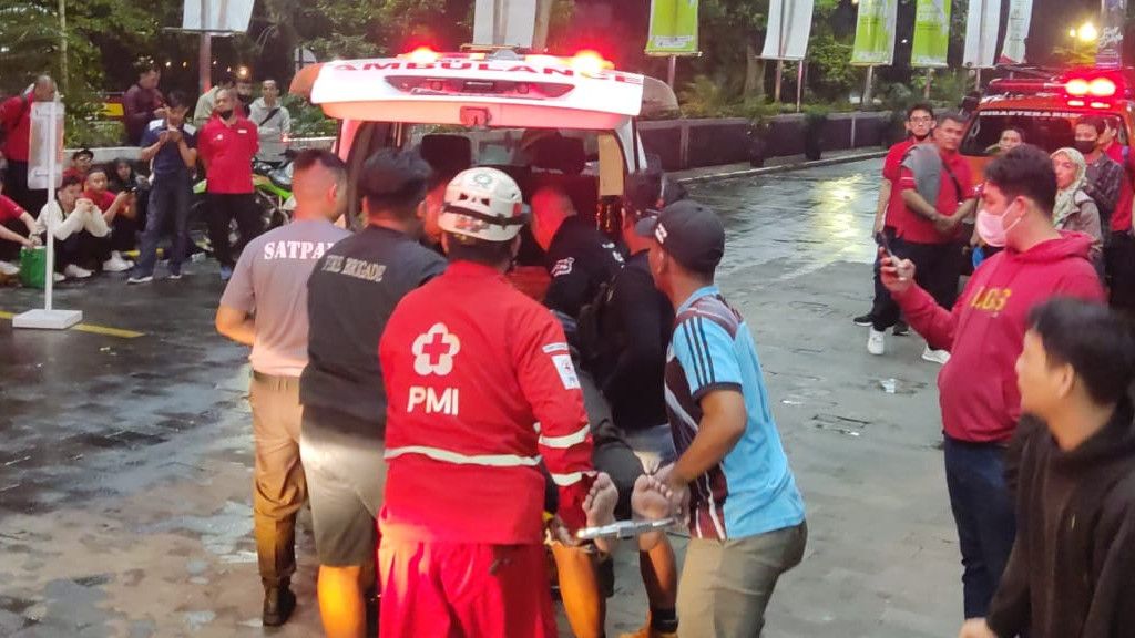 Mall Lippo Ekalokasari Bogor Kebakaran, 5 Orang Dilarikan Ke Rumah Sakit