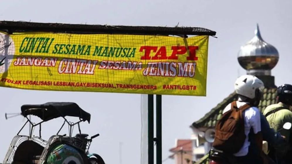 Warga Jaksel Bubarkan Aksi Terduga Kaum LGBT dalam Bar