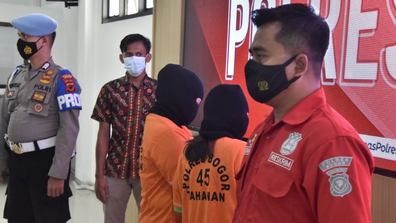 Asyik Mesum di Vila Puncak Bogor, 4 PSK dan Pria Hidung Belang Digerebek Polisi