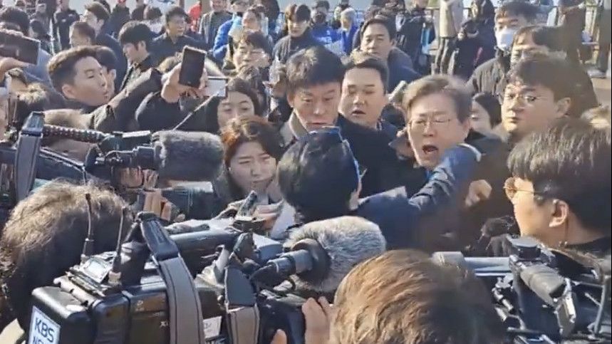 Pemimpin Oposisi Korea Selatan Ditikam Orang Tak Dikenal, Modus Minta Tanda Tangan