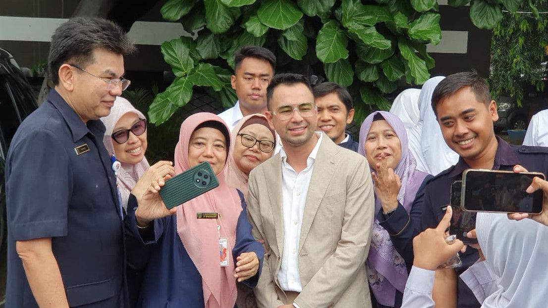 Raffi Ahmad Reuni Bareng Guru SMA, Siap Bawa Nikita Willy ke Acara Reuni Akbar