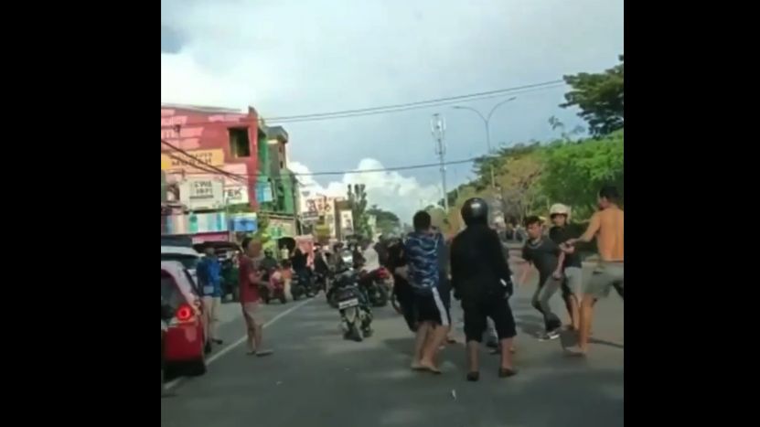 Viral! Video Baku Hantam Pengantar Jenazah dengan Warga di Makassar