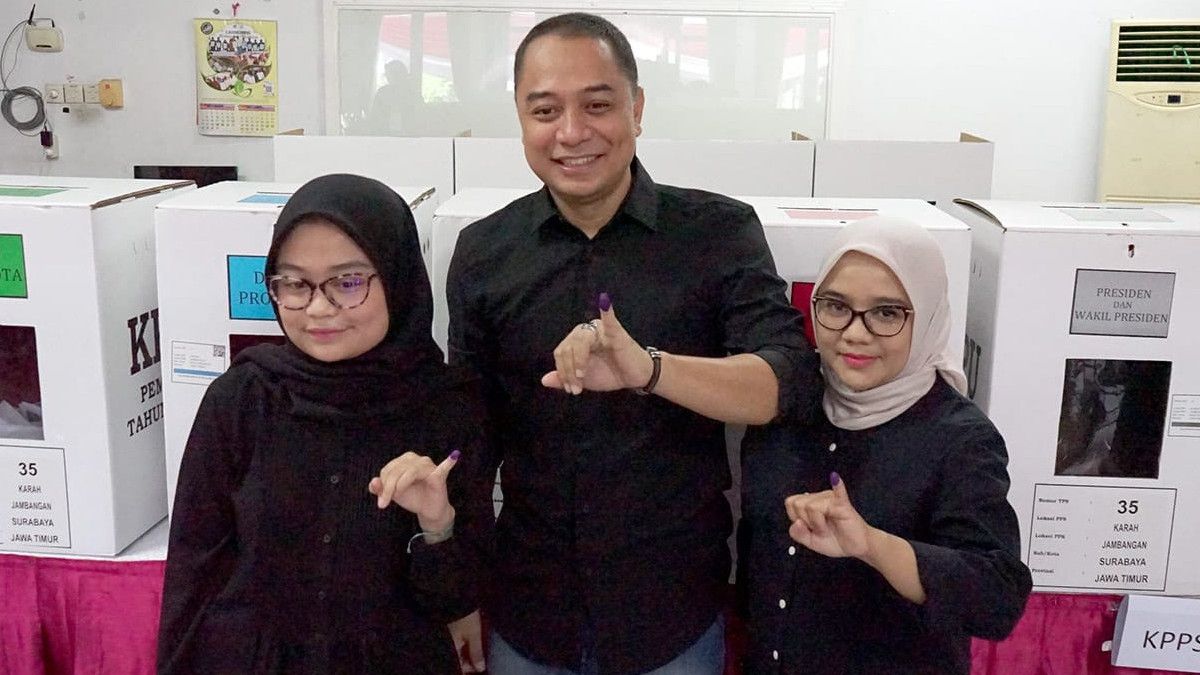 Wali Kota Surabaya Nyoblos Bareng Keluarga, Ingatkan Warga Agar Tak Bertengkar usai Pemilu