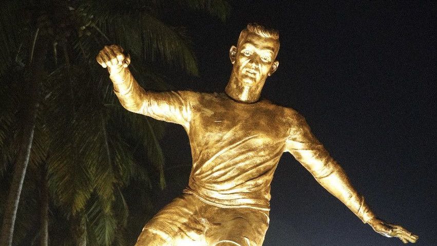 Baru Diresmikan, Patung Cristiano Ronaldo di India Tuai Kritik Pedas, Kenapa?