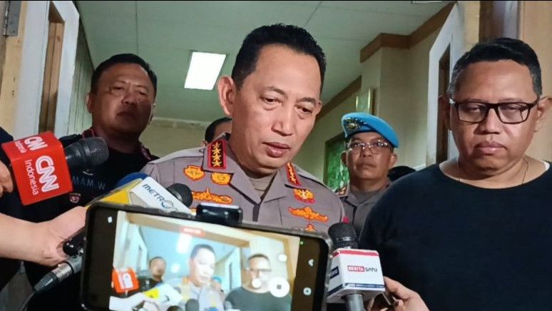 Pesan Tegas Kapolri ke Anggotanya: Tidak Usah Ragu-ragu, Tembak Kakinya Pakai Peluru Karet Jika Demonstran Masuk Markas