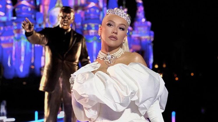 Christina Aguilera Tampi di Perayaan 50 Tahun Disney World, Kenang Momen Nostalgia Meniti Karier Berasama Anak