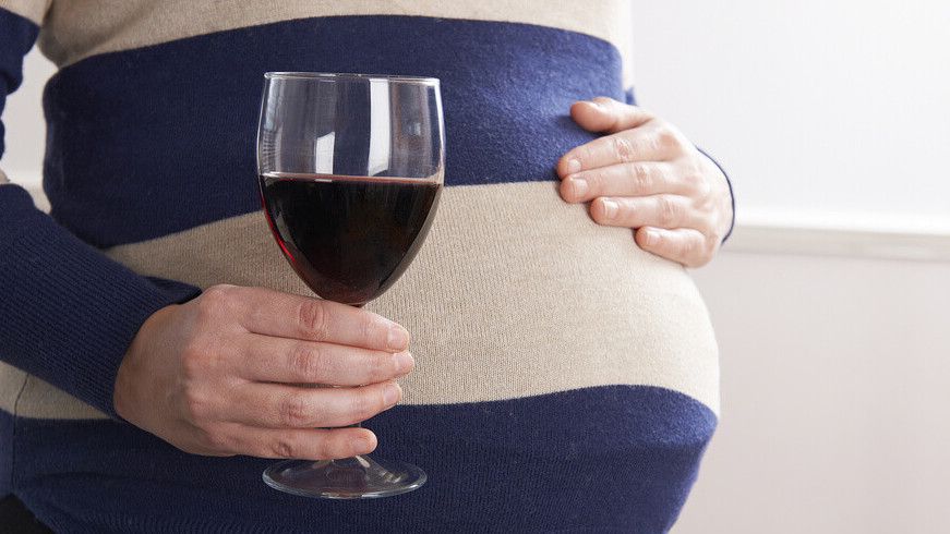 Bumil Wajib Tahu, Ini Risiko Berat Konsumsi Minuman Beralkohol saat Hamil